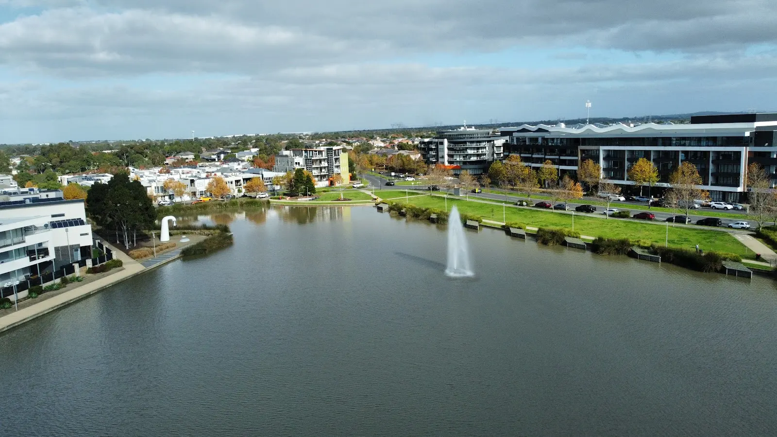 Caroline Springs Lake