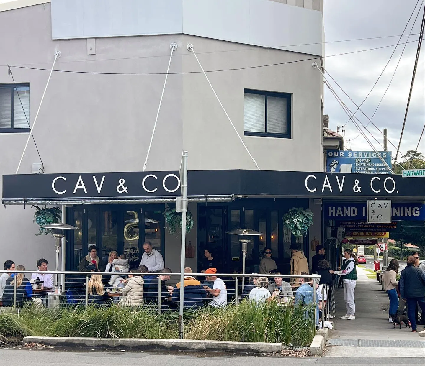 CAV & CO. Cafe