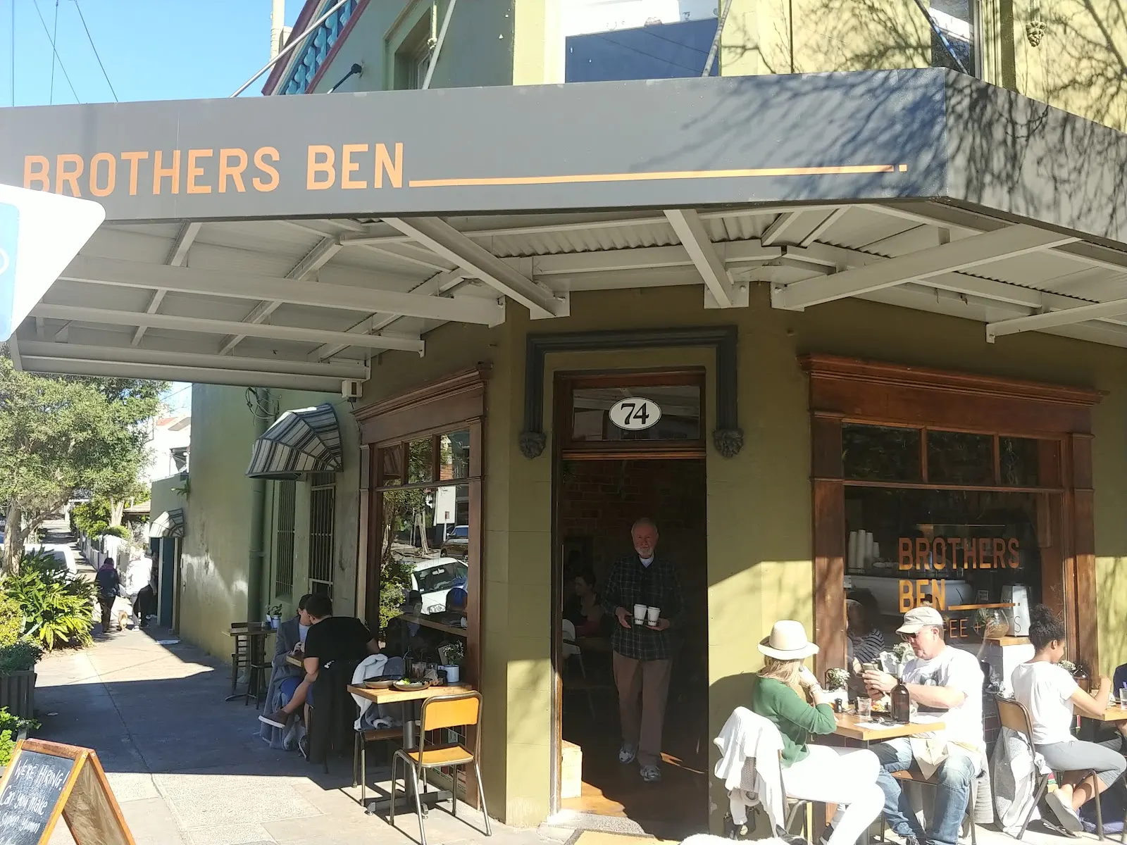Brothers Ben Cafe