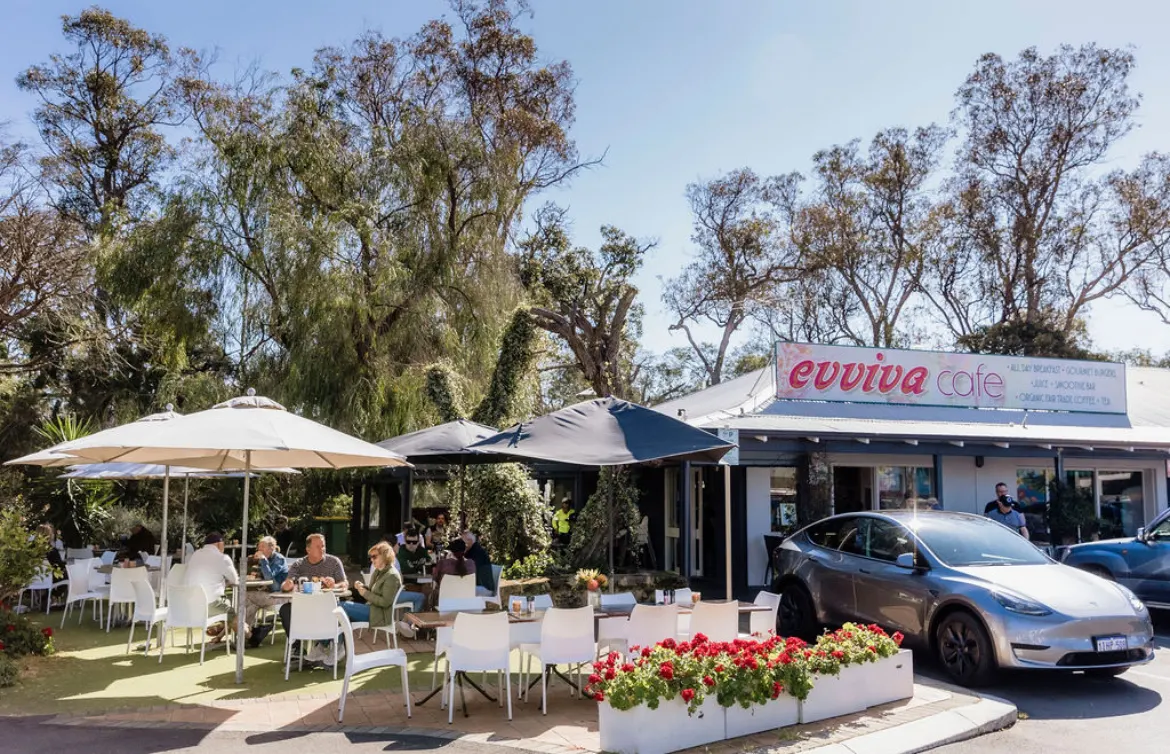 Evviva Cafe