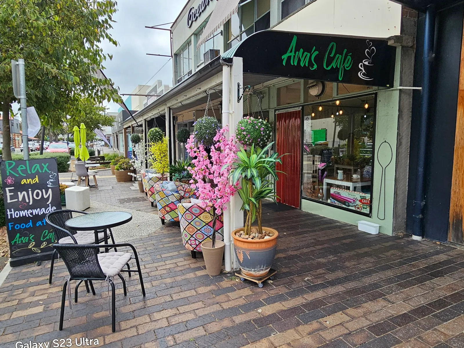 Ara’s Cafe