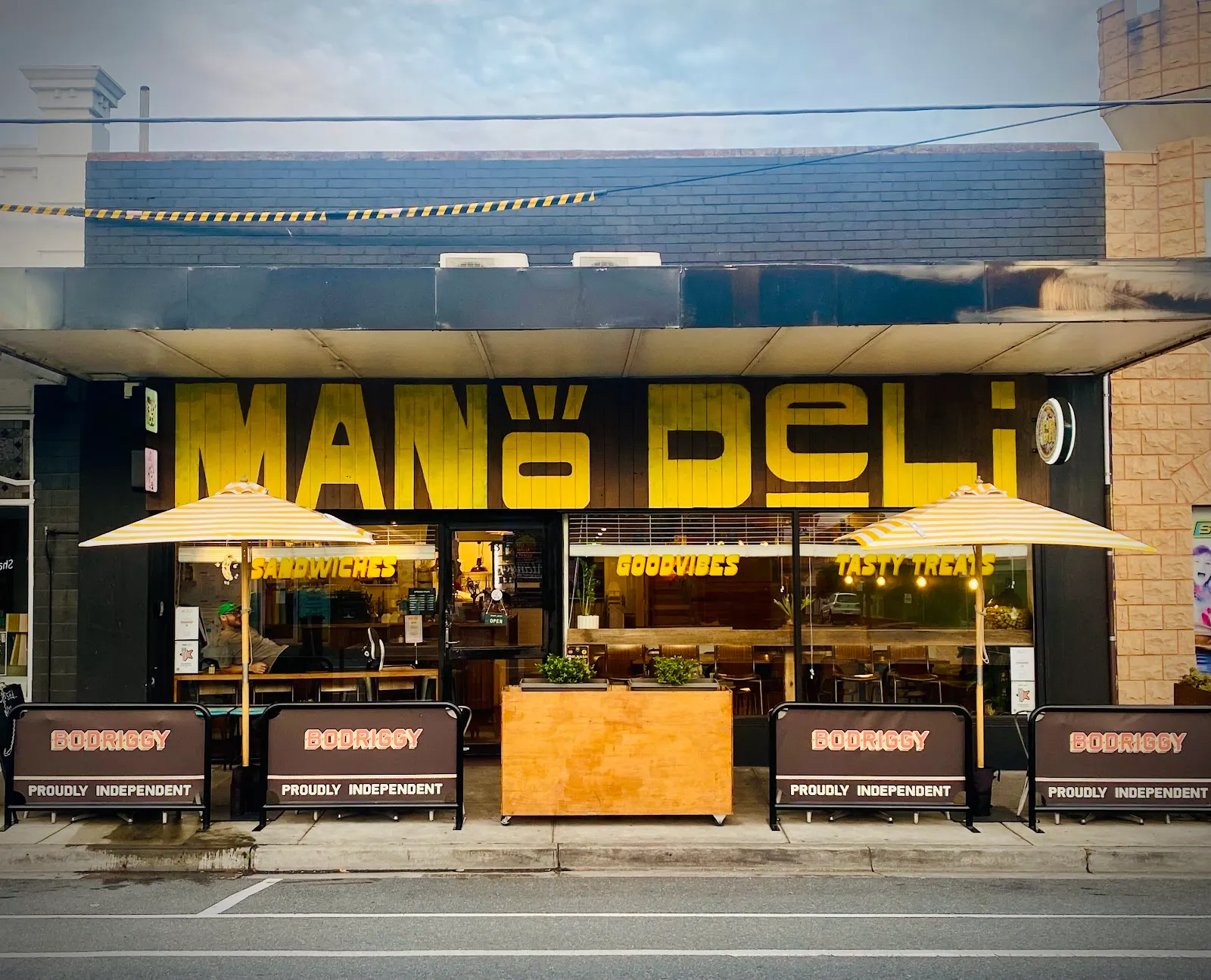 MANO DELI