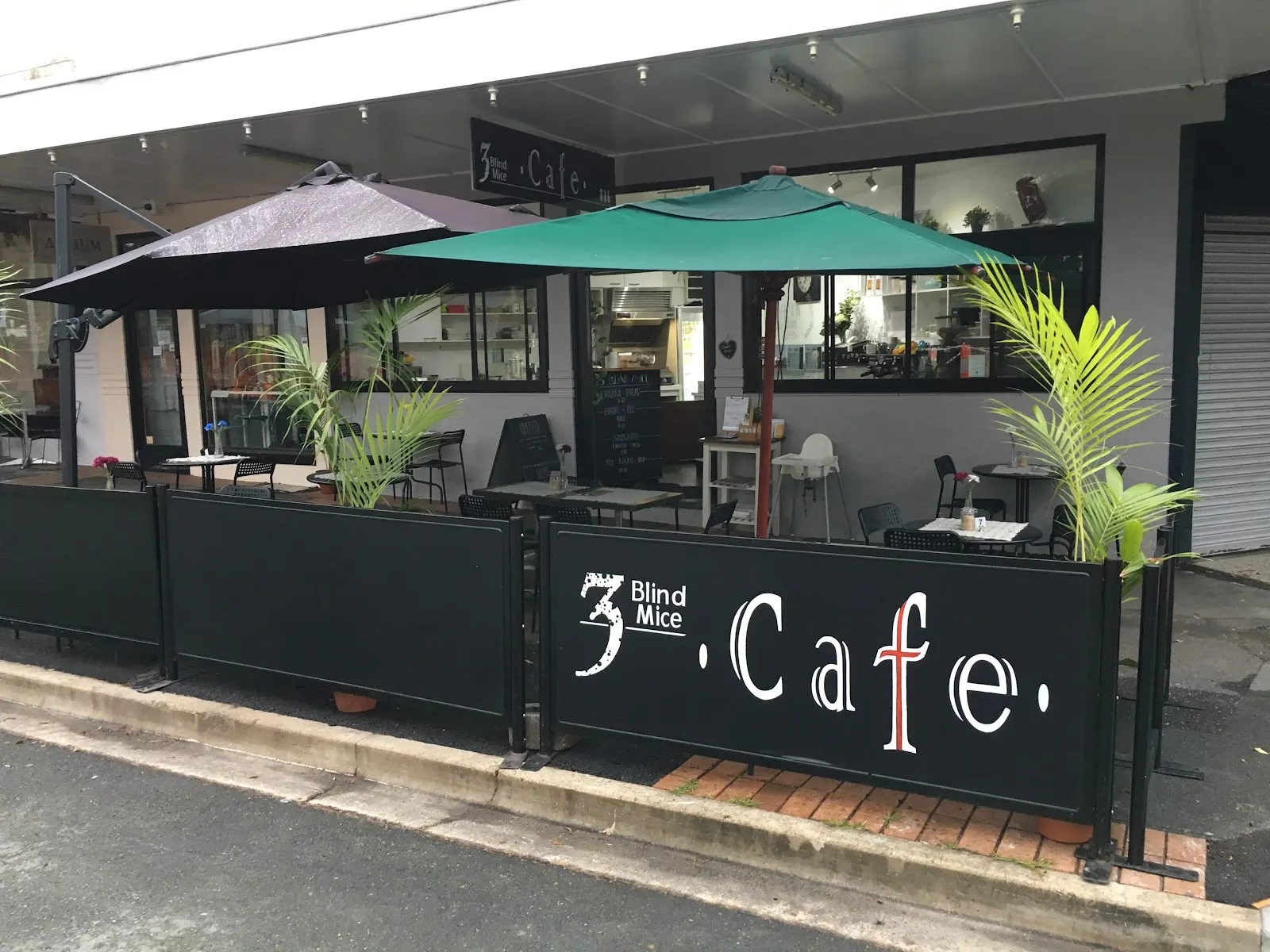 3 Blind Mice Cafe