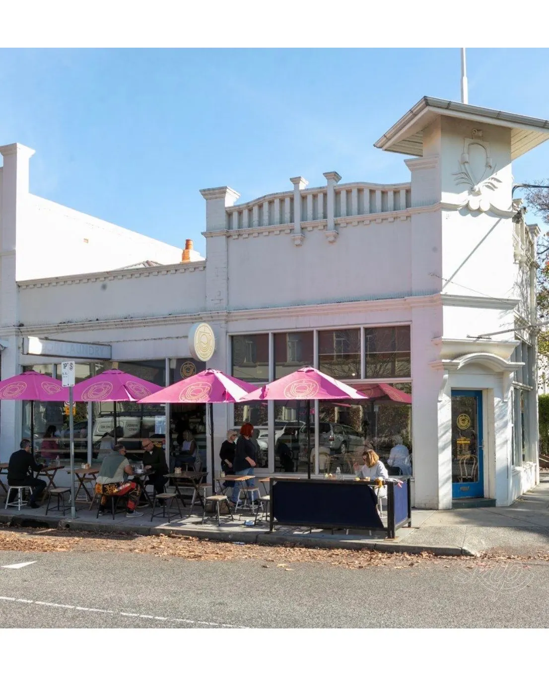 Coin Laundry Cafe
