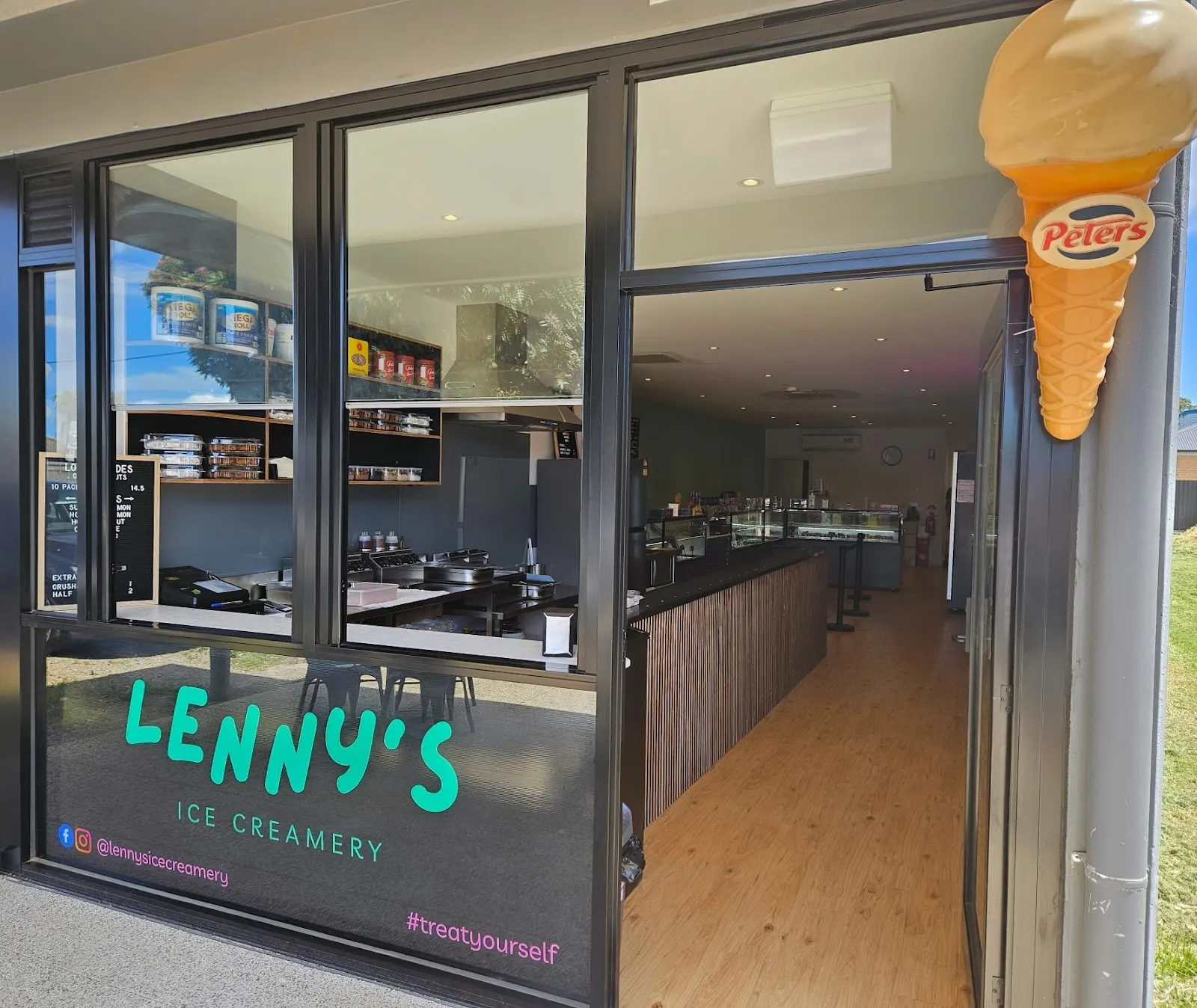 Lenny's Ice Creamery