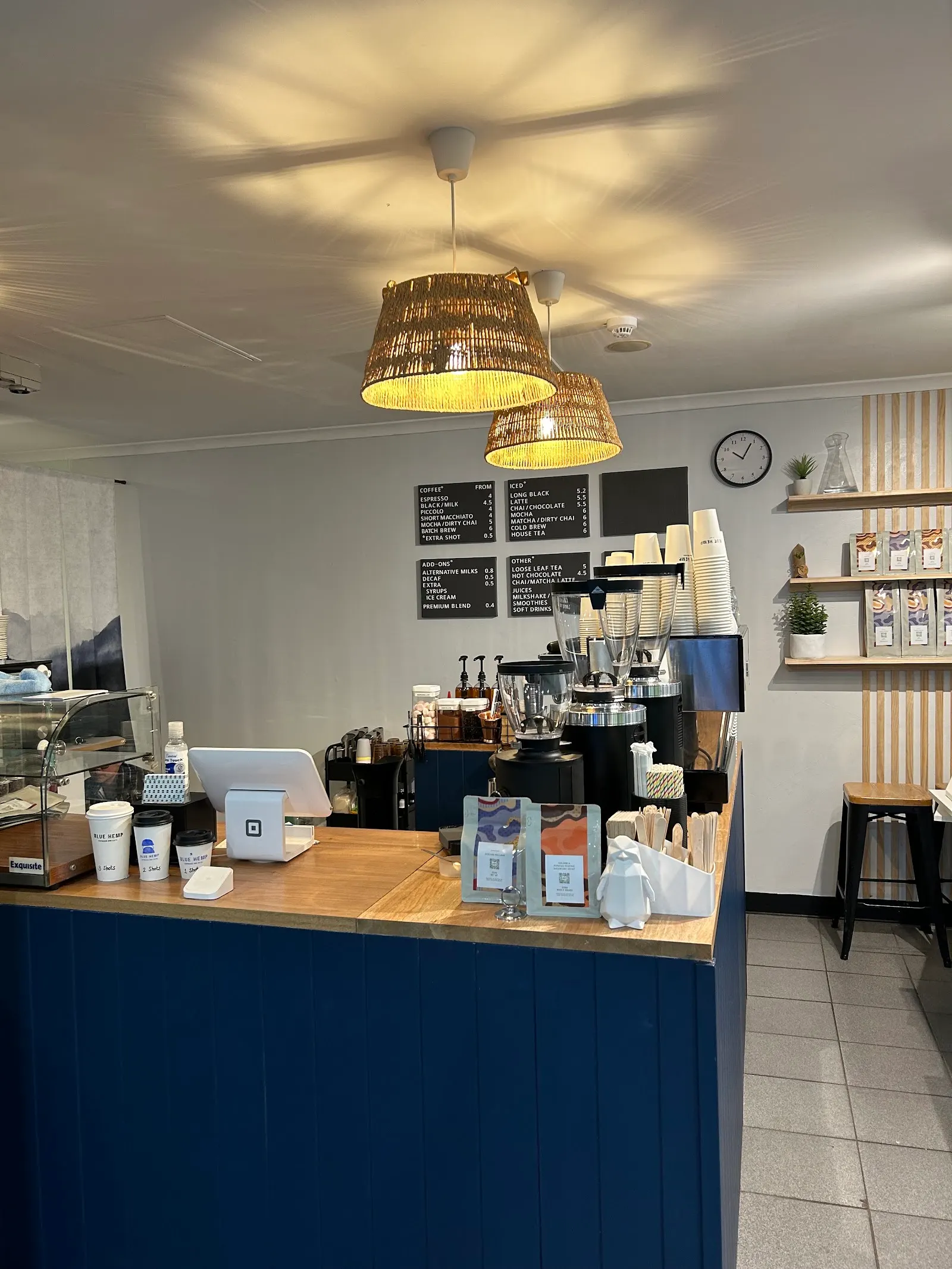 bluehem.p cafe