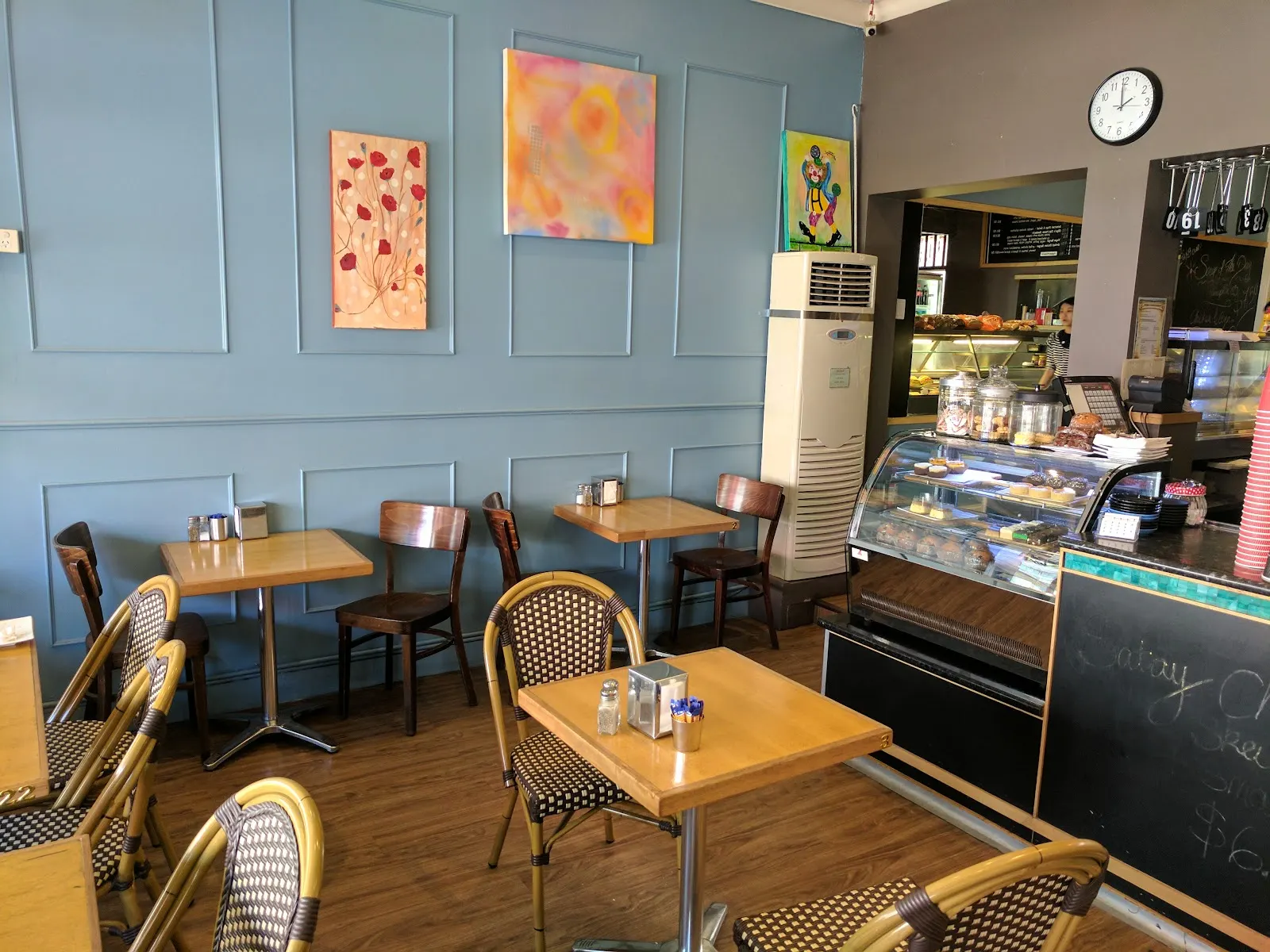 Xpose Cafe