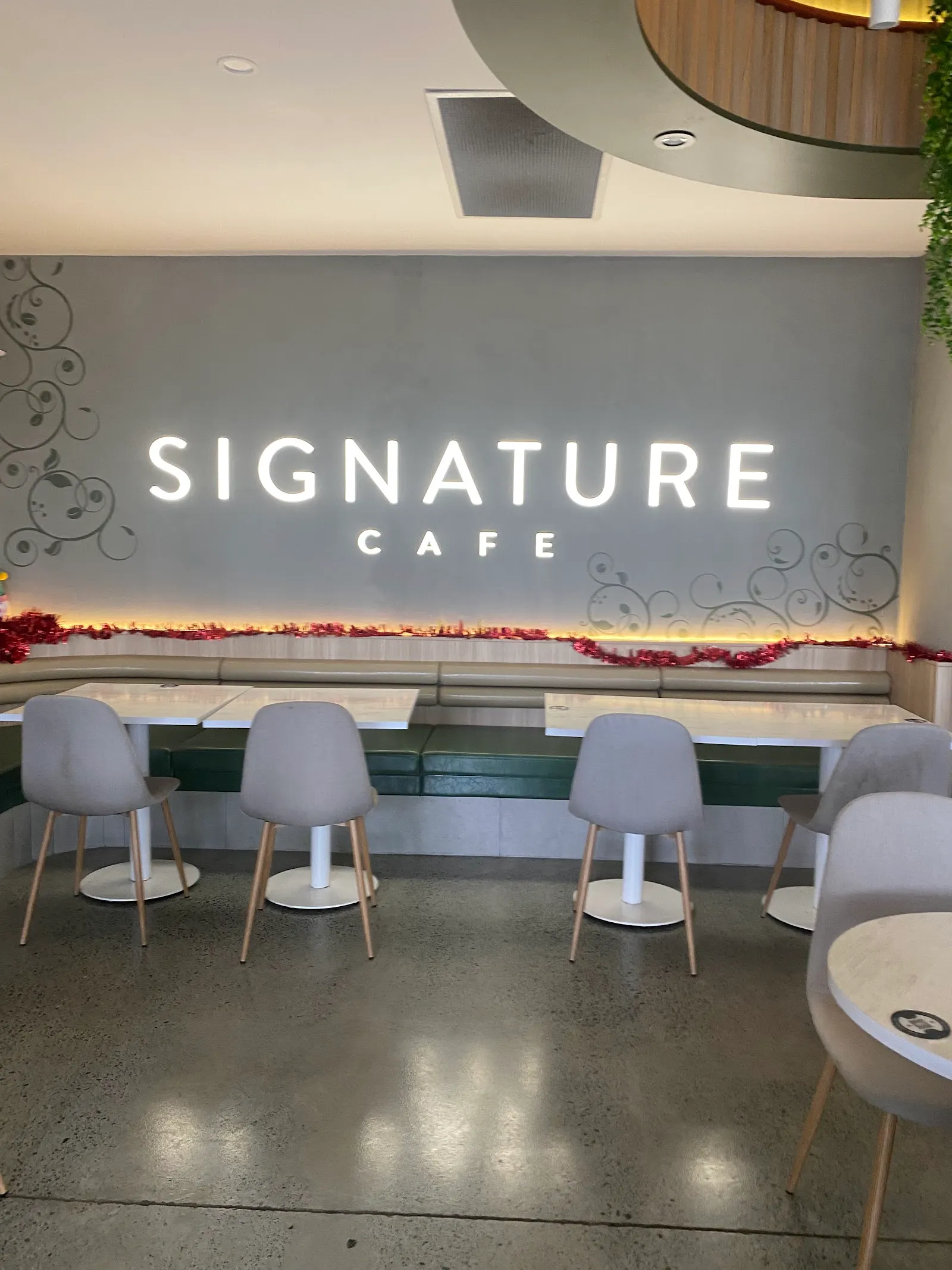 Signature Cafe Robina