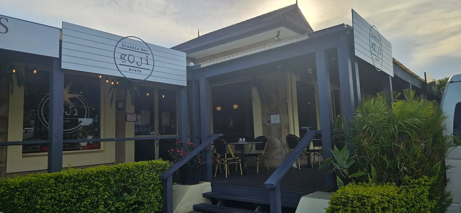 Goji Granola Bar & Cafe
