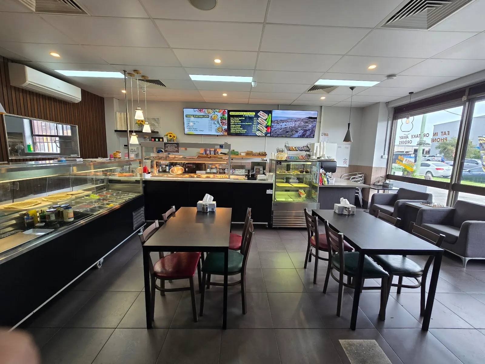 Lil Mocha Cafe & Restaurant