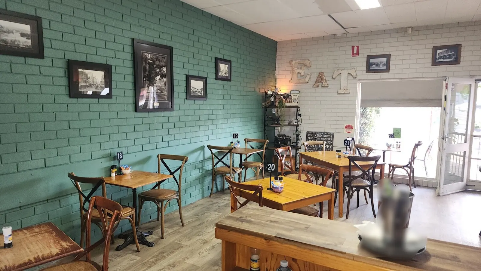 Annie's Cafe