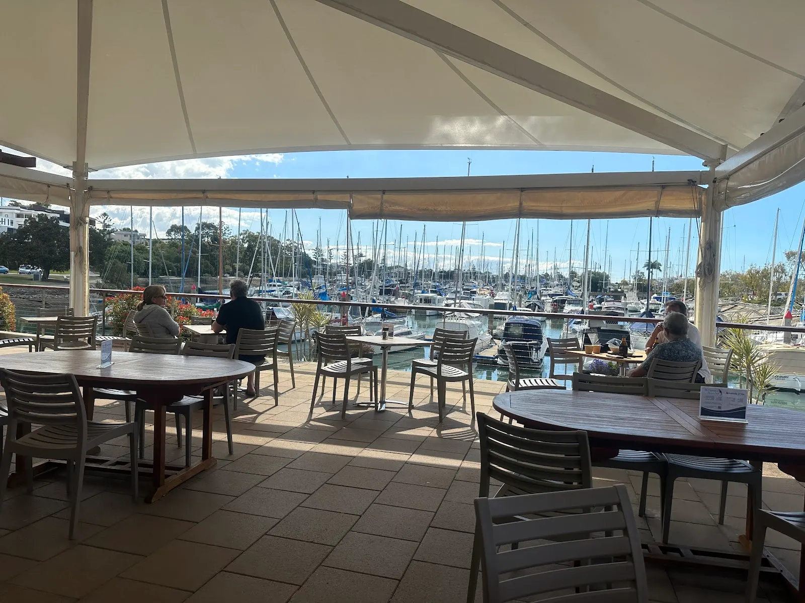 The Captain’s Parrot Cafe