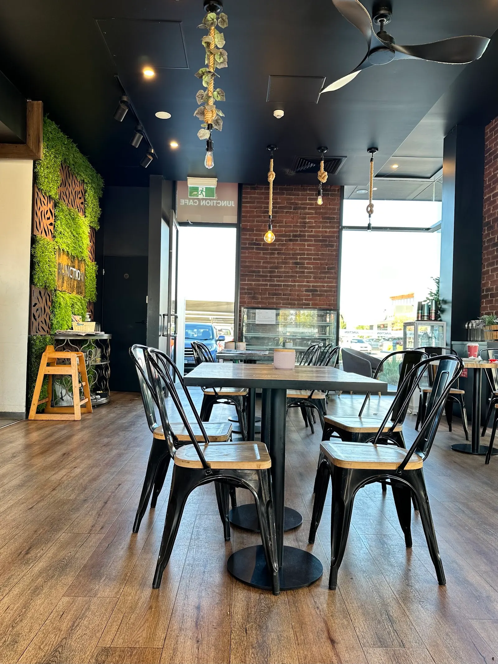 JUNCTION CAFE