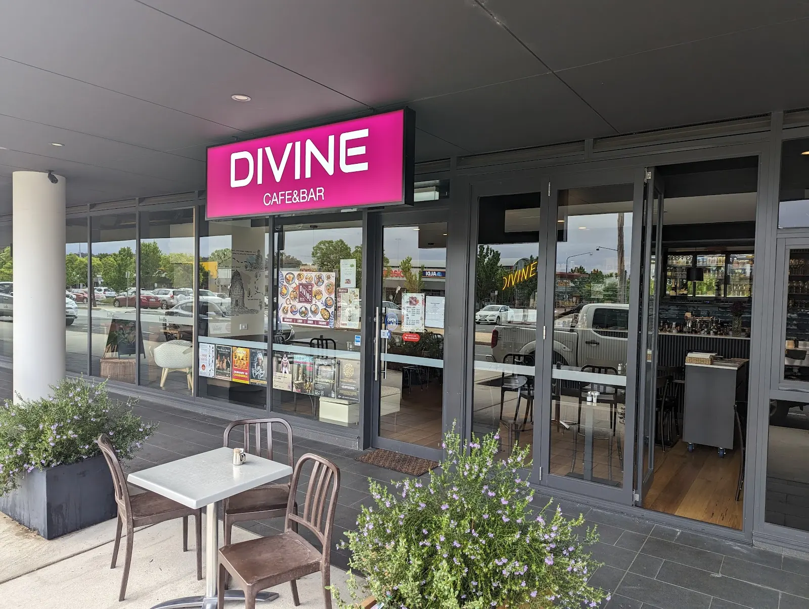 Divine Cafe and Bar