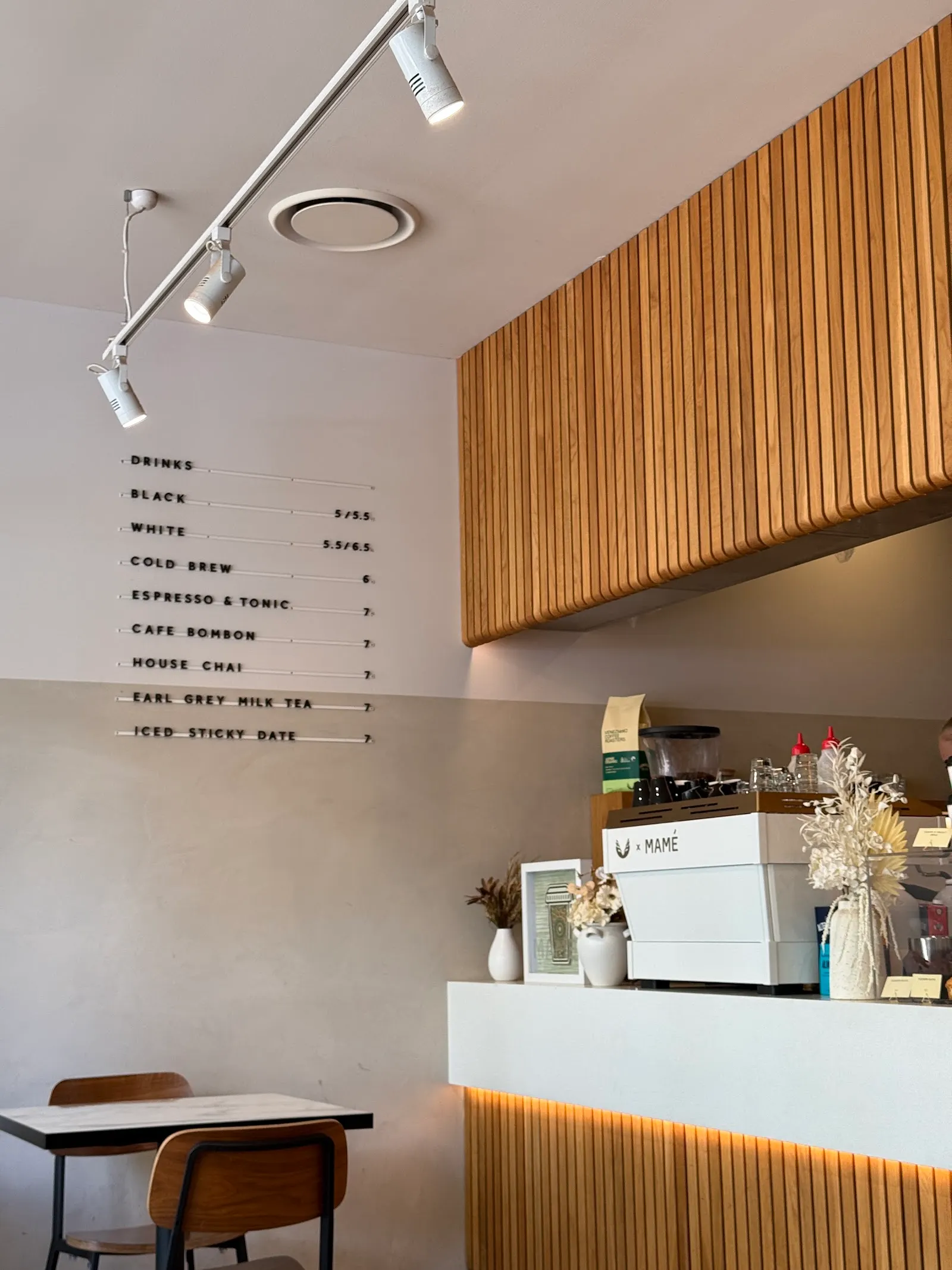 CAFÉ MAMÉ