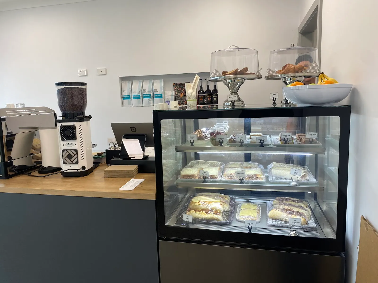 Compact Cafe