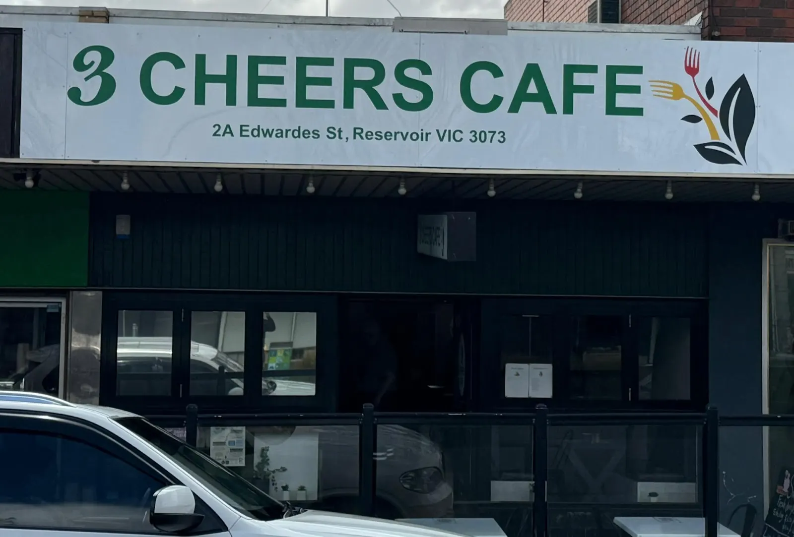 3 cheers cafe