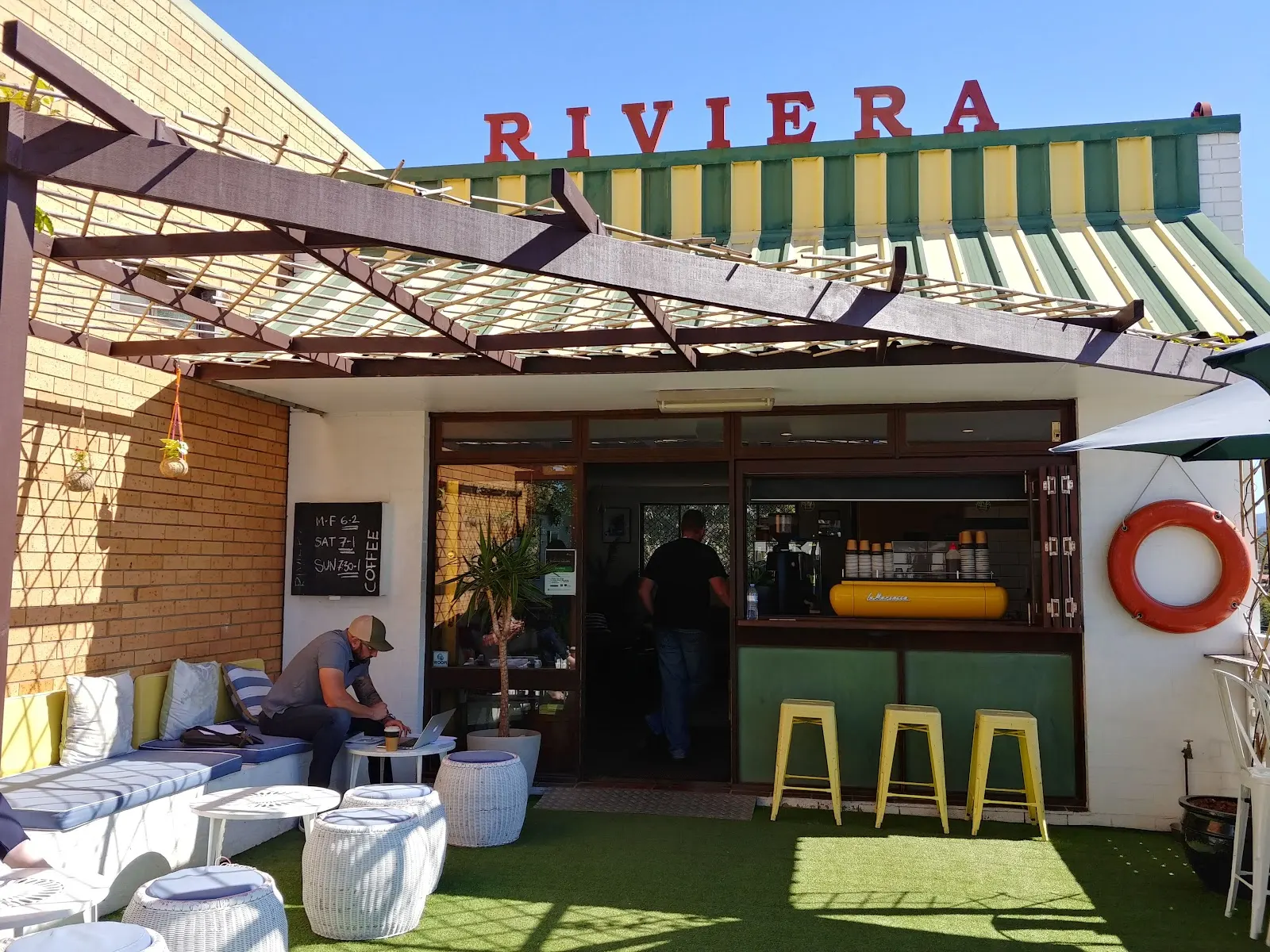 Riviera Cafe