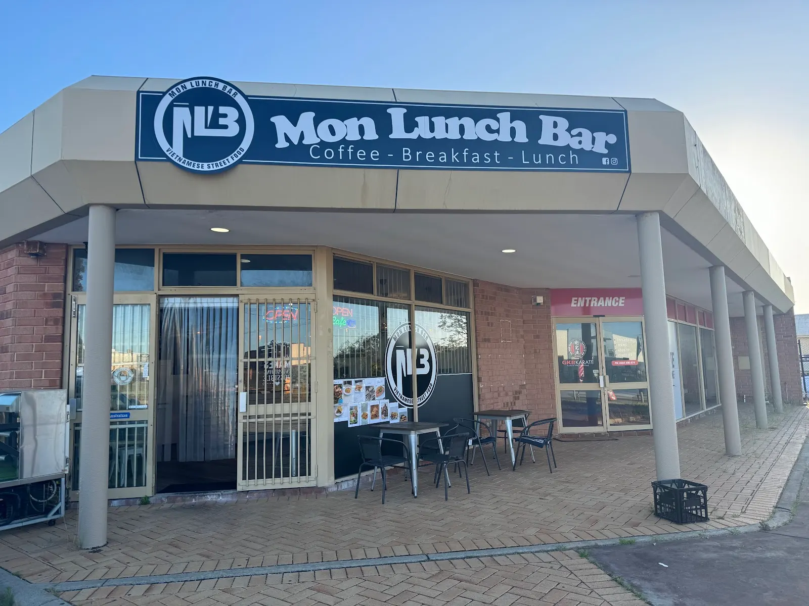 Mon Lunch Bar & Cafe