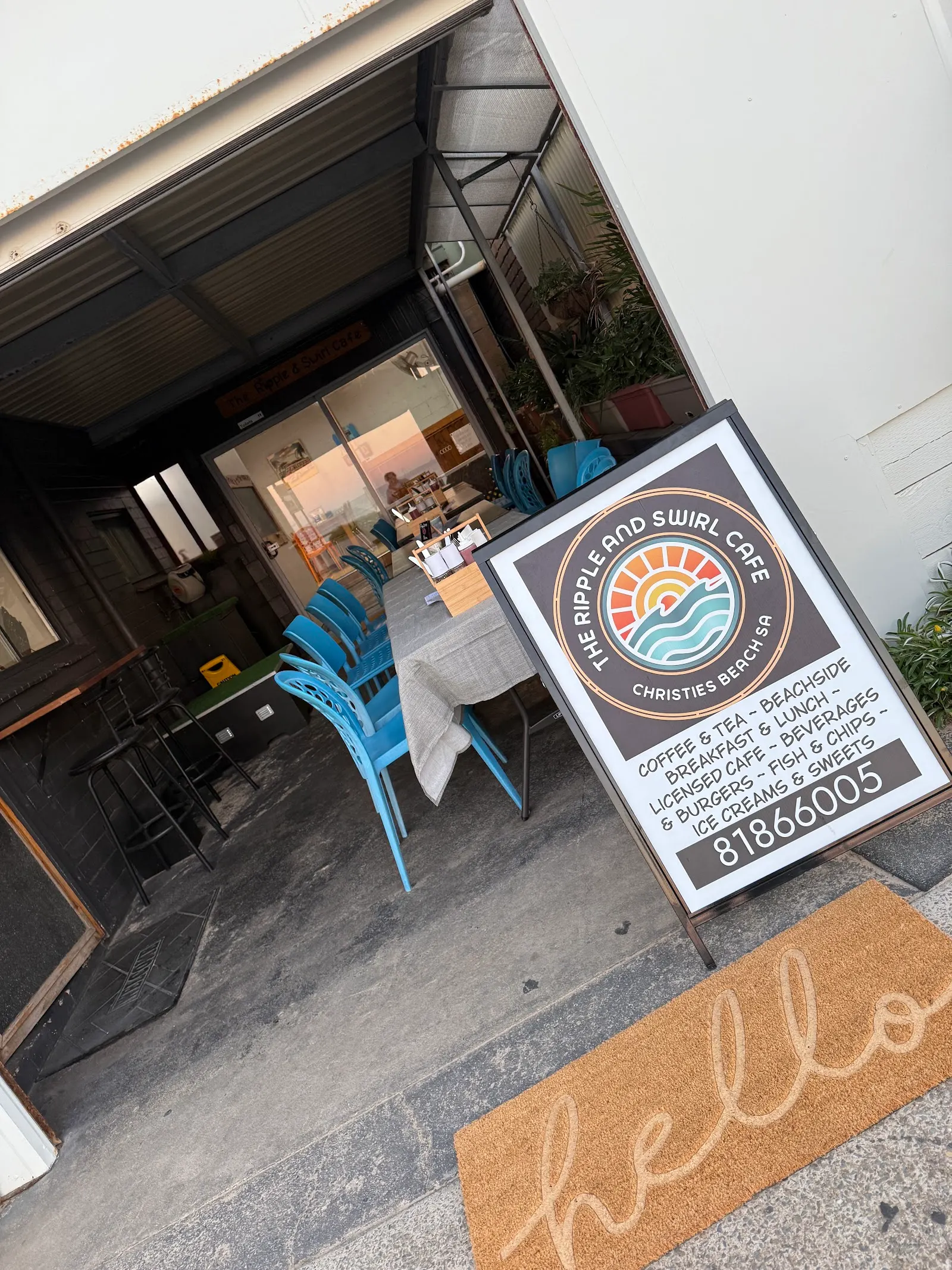 The ripple & swirl cafe