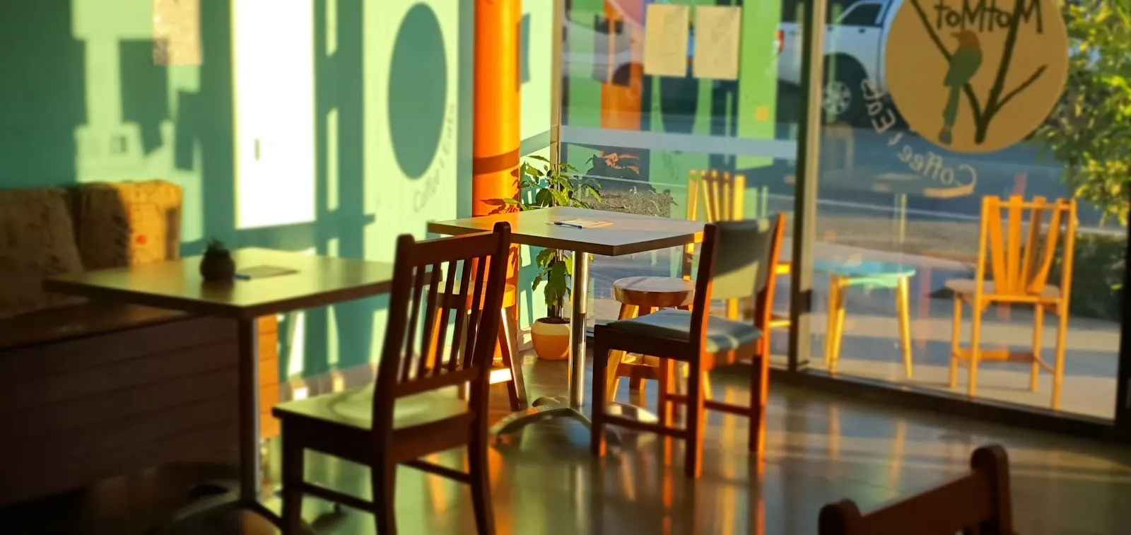 MotMot - Coffee & Eats