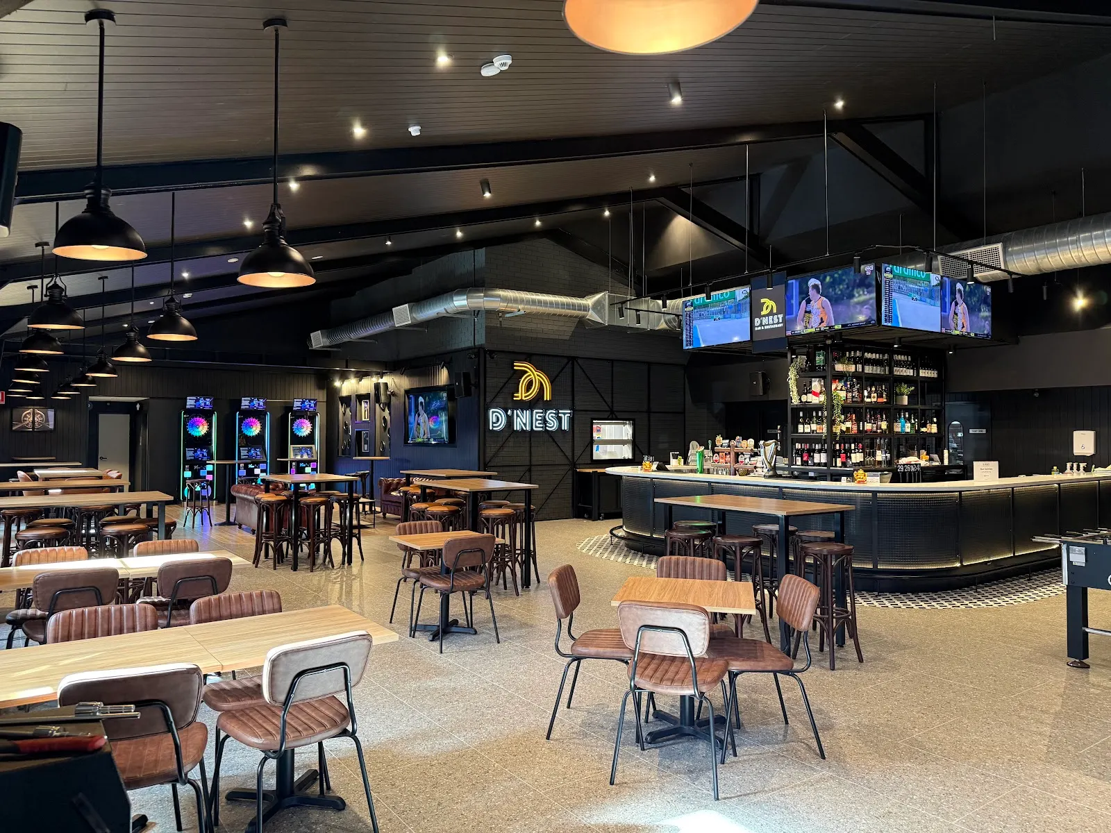 D'Nest Bar & Restaurant