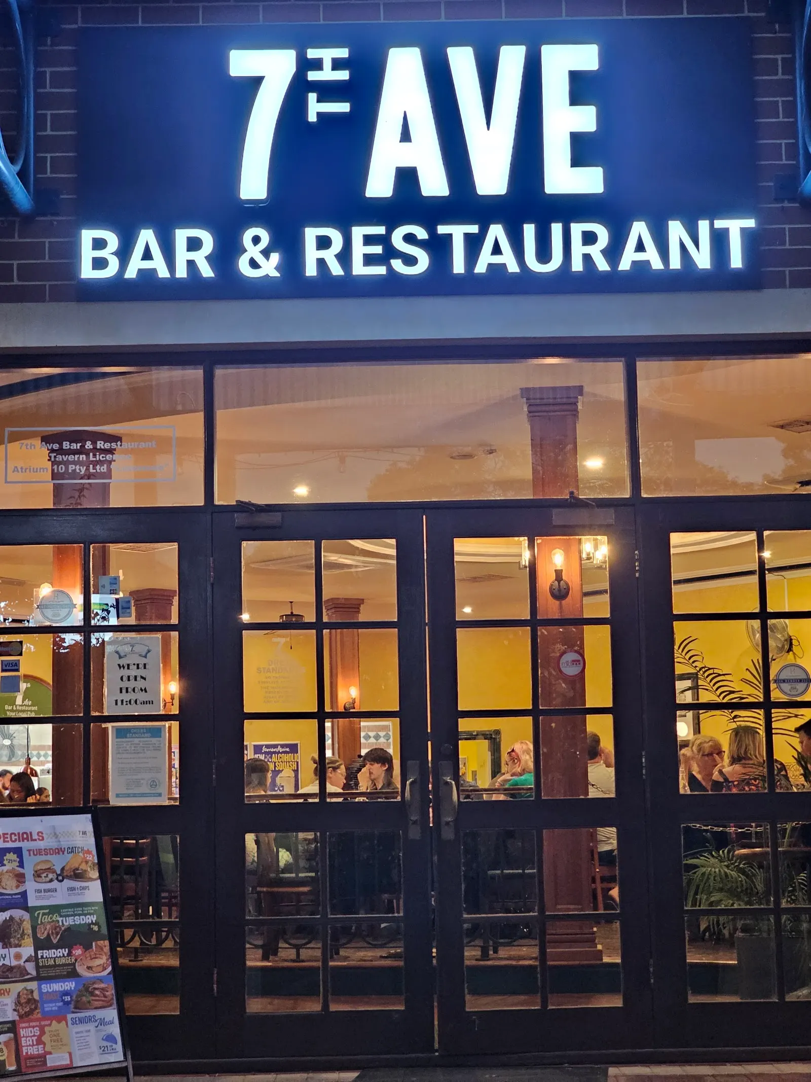 The 7th Ave Bar & Restaurant