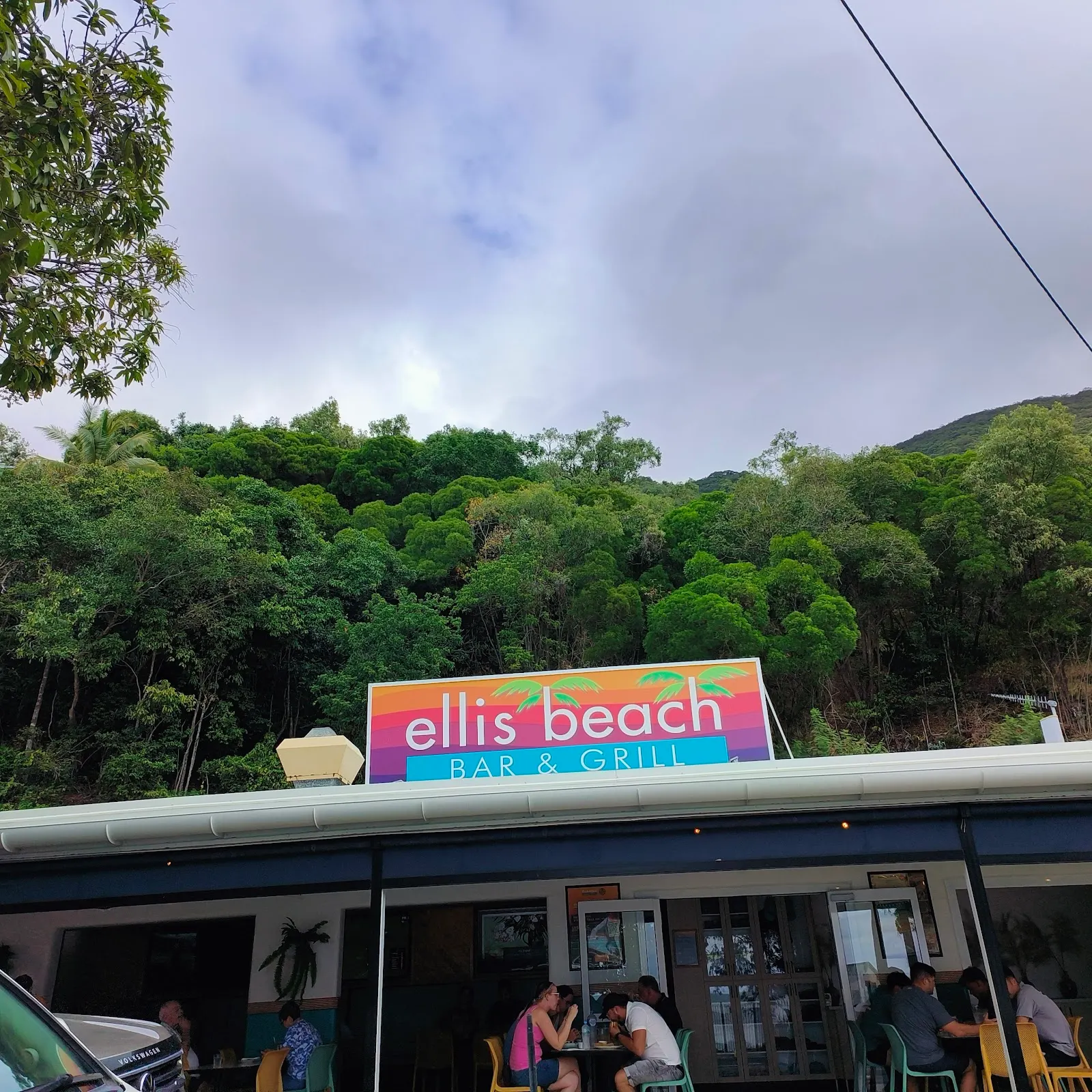 Ellis Beach Bar & Grill