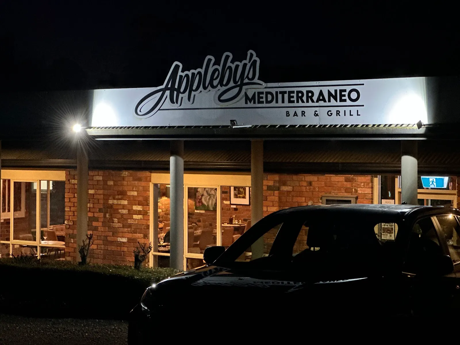 Applebys Mediterraneo Bar & Grill