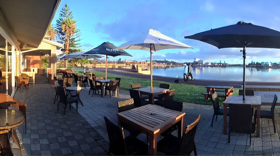 Waters Edge Bistro & Function Centre