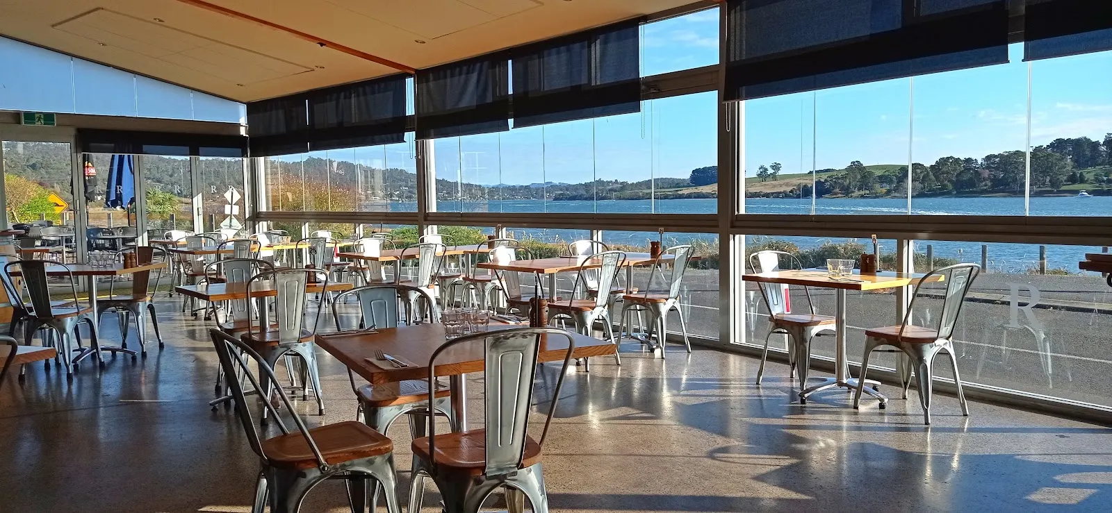The Ducks Bar and Restaurant