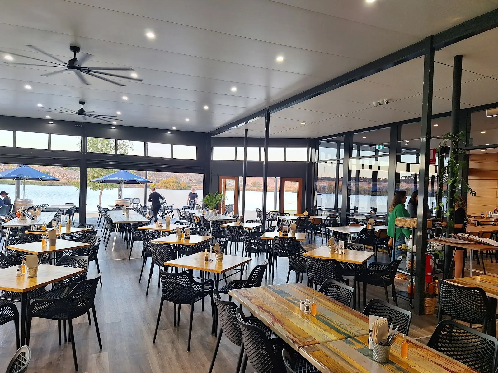 1924 RiverFront Steakhouse