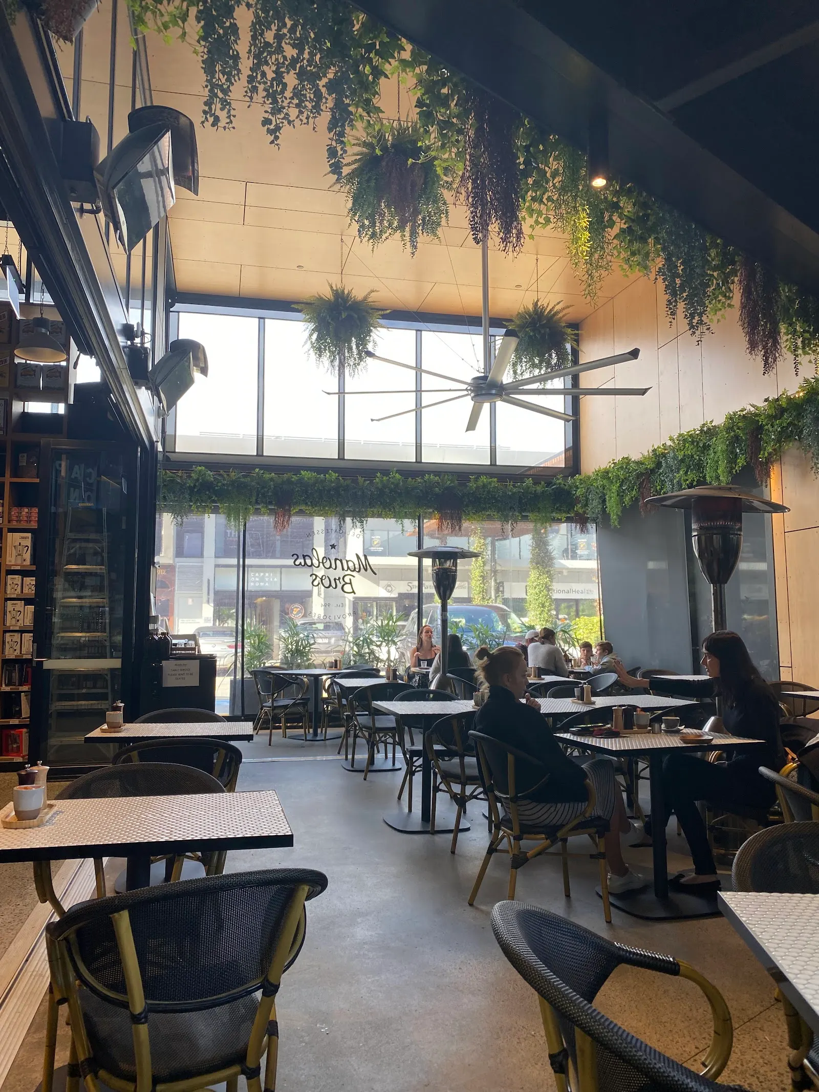 Manolas Deli Bar Bistro