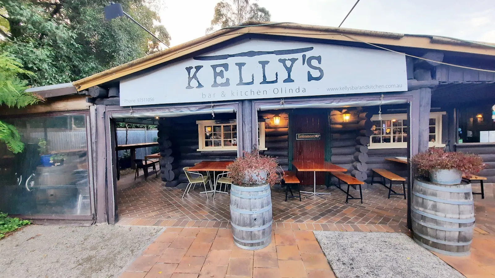 Kelly's Bar & Kitchen