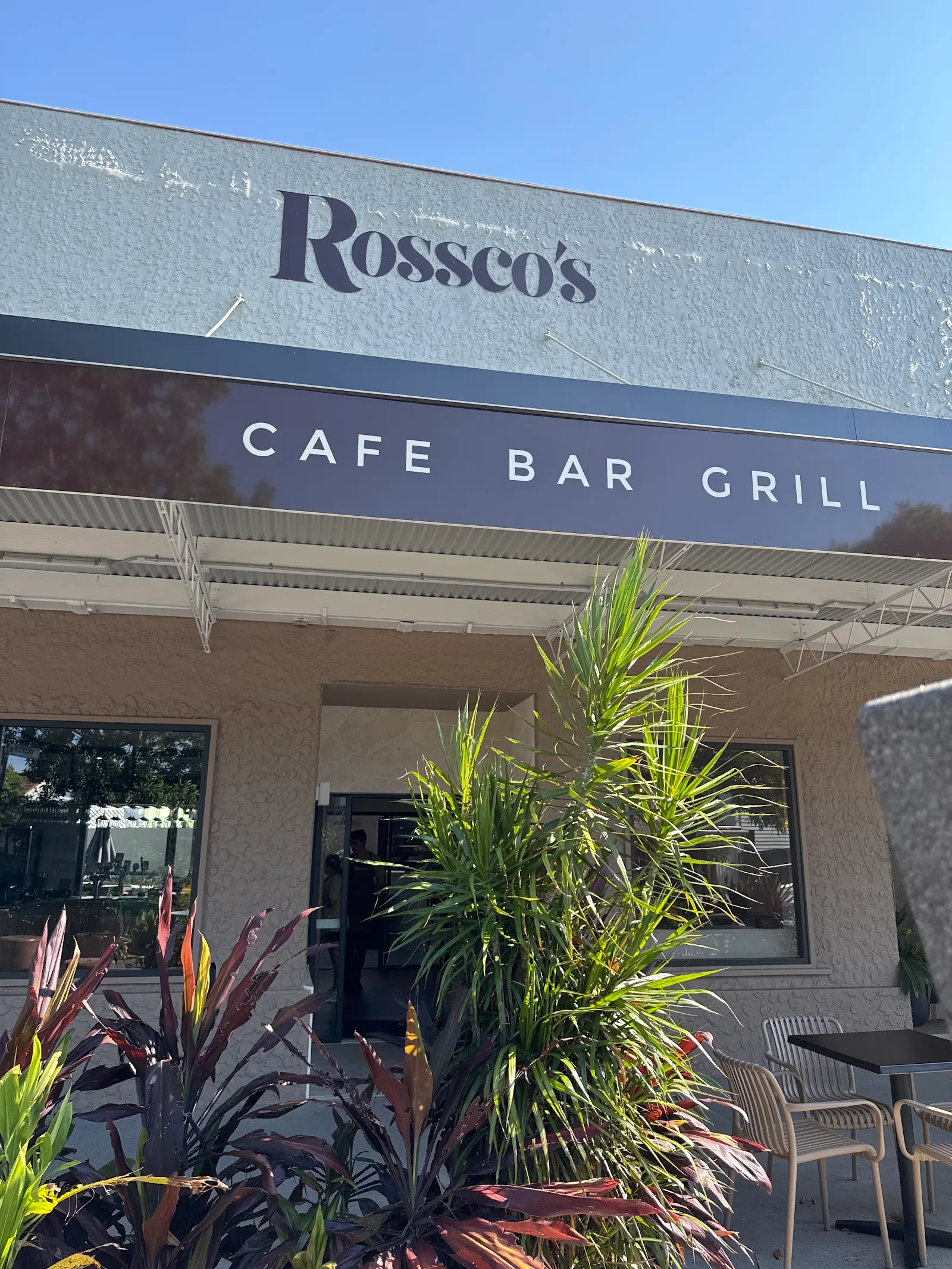 Rossco’s Cafe, Bar and Grill