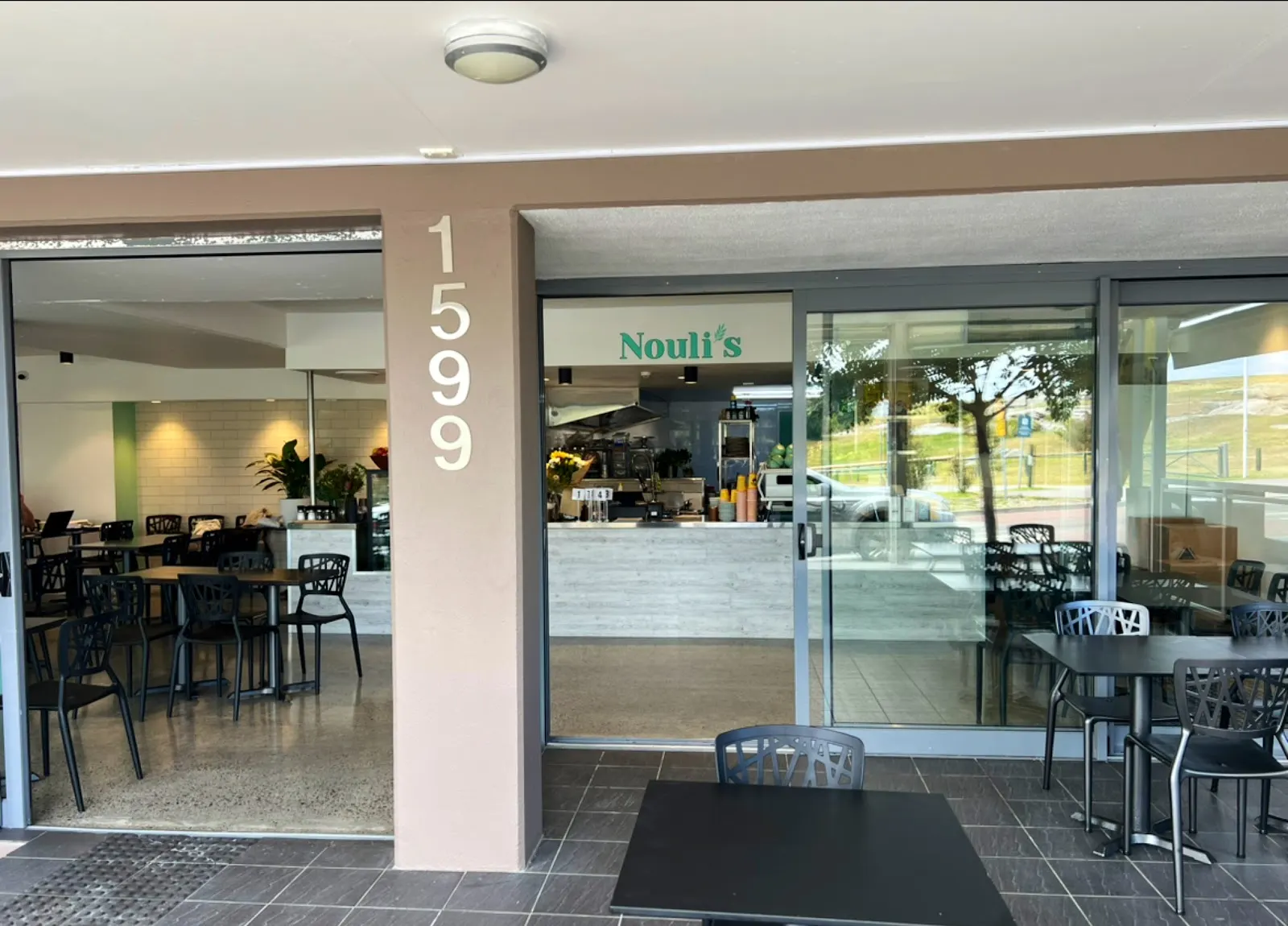 Nouli's Cafe