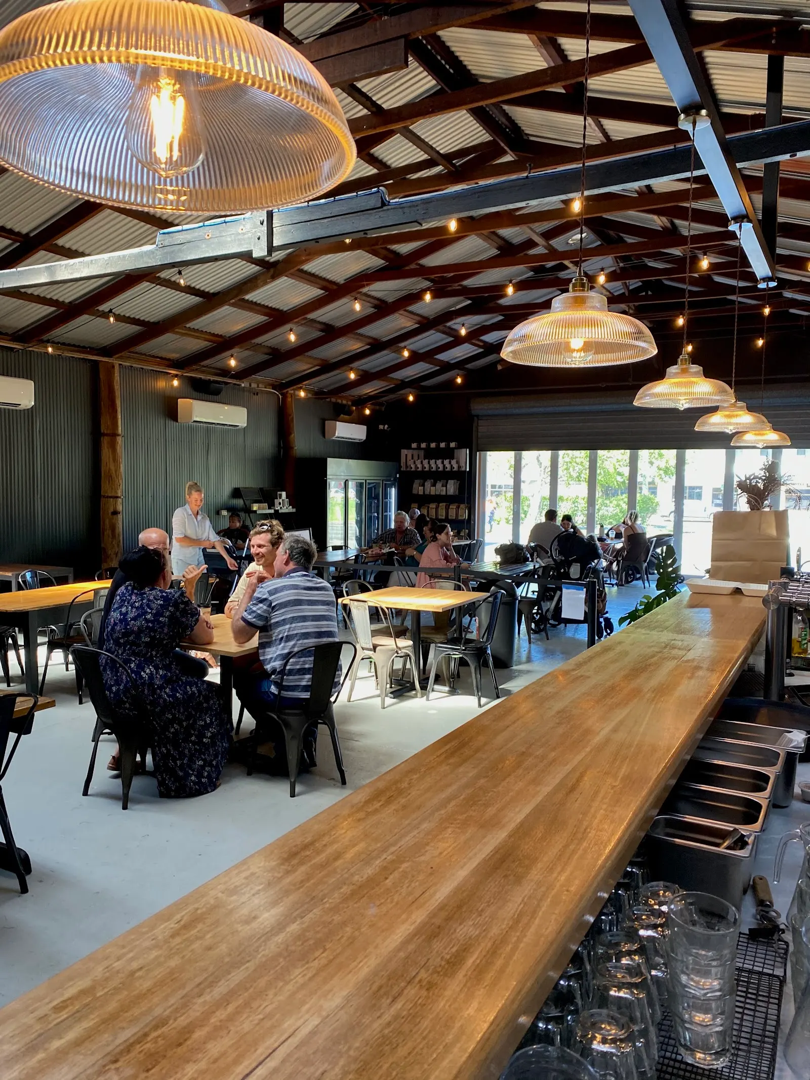 Roots Collective Cafe