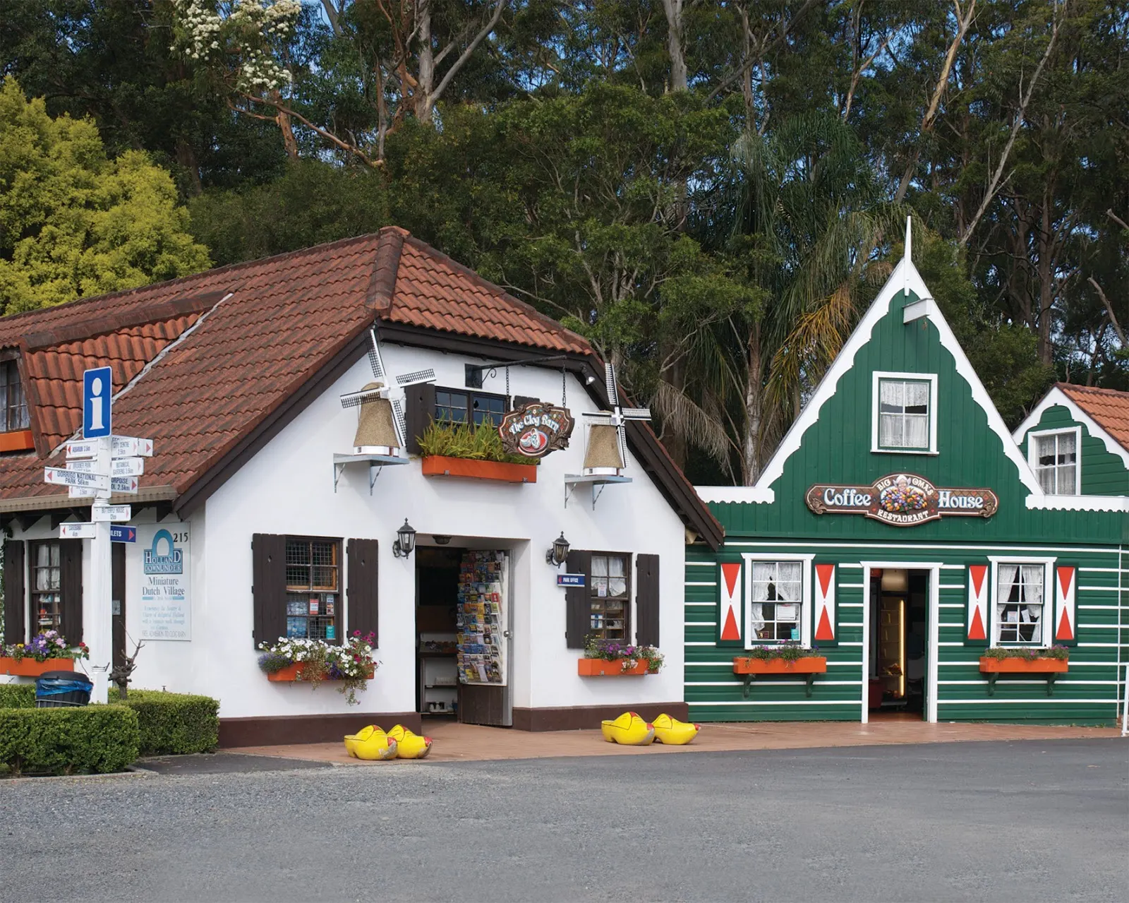 The Clog Barn Tourist Attraction & Caravan Park