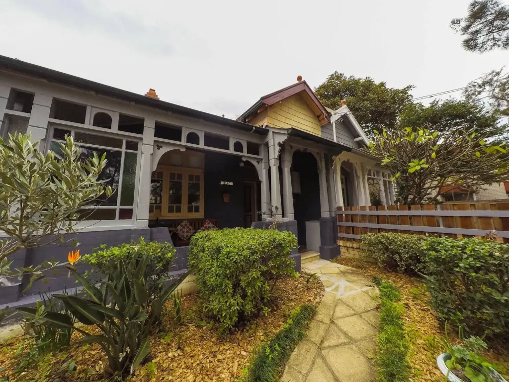 Manly Waves Hotel: Studios & Apartments