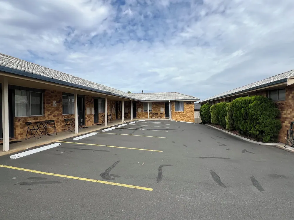 Almond Inn Motel