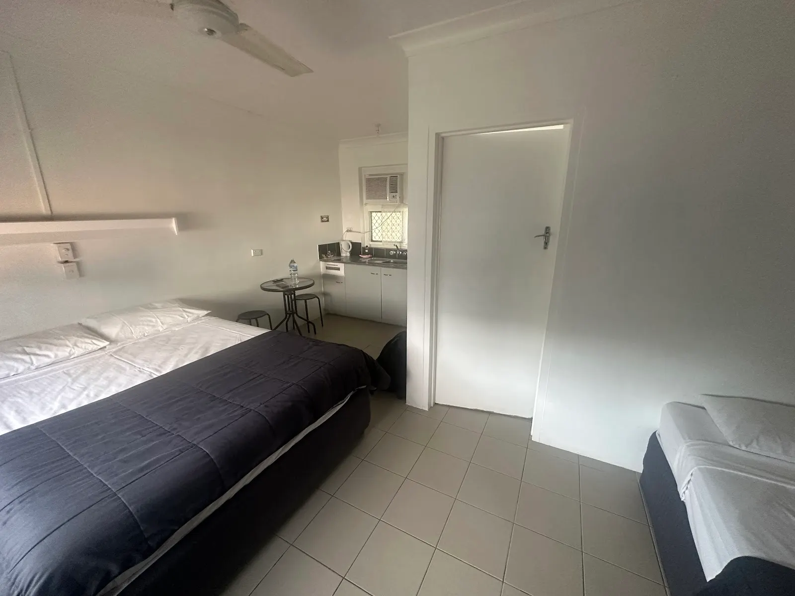 Motel Lodge