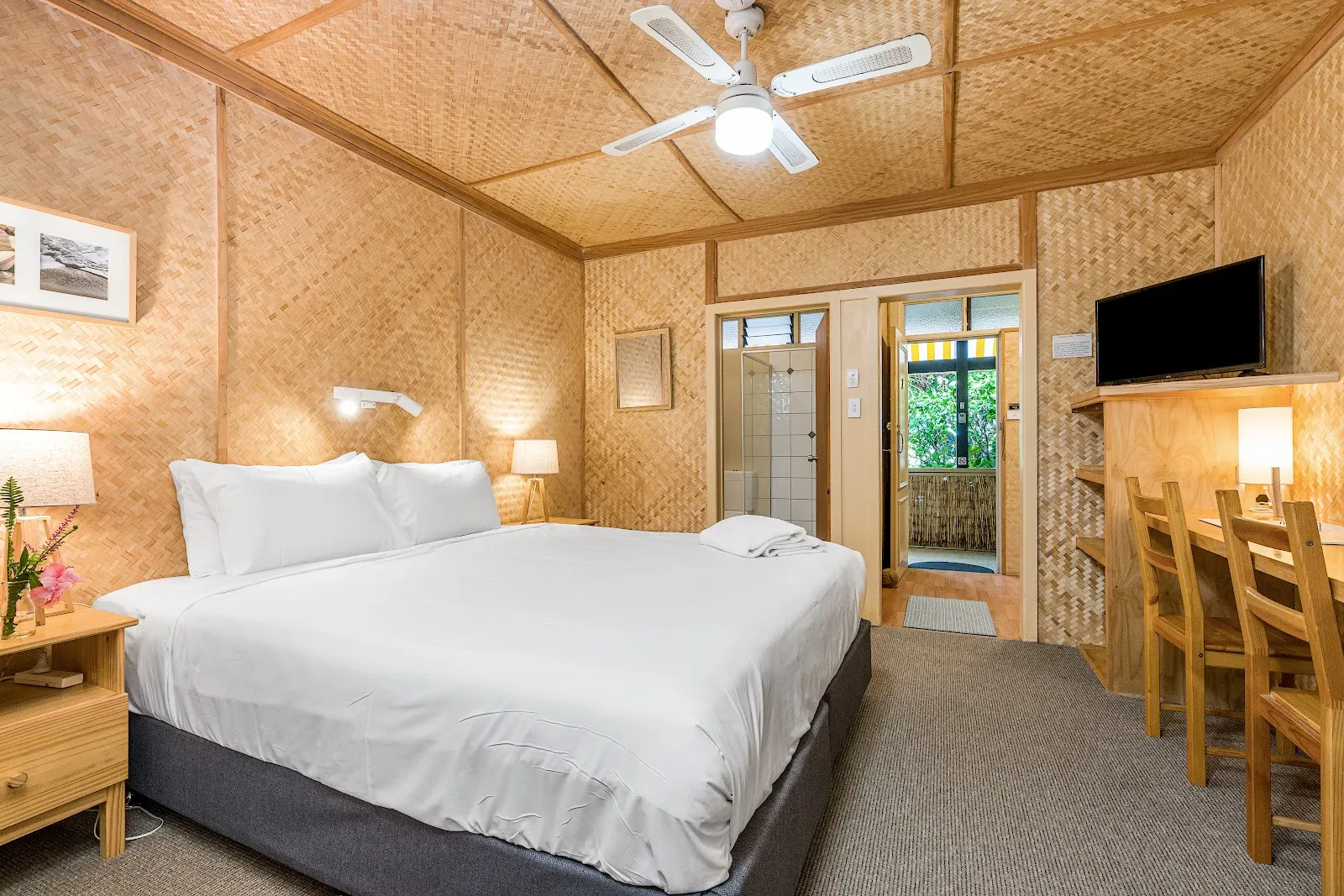 Tallow Beach Motel