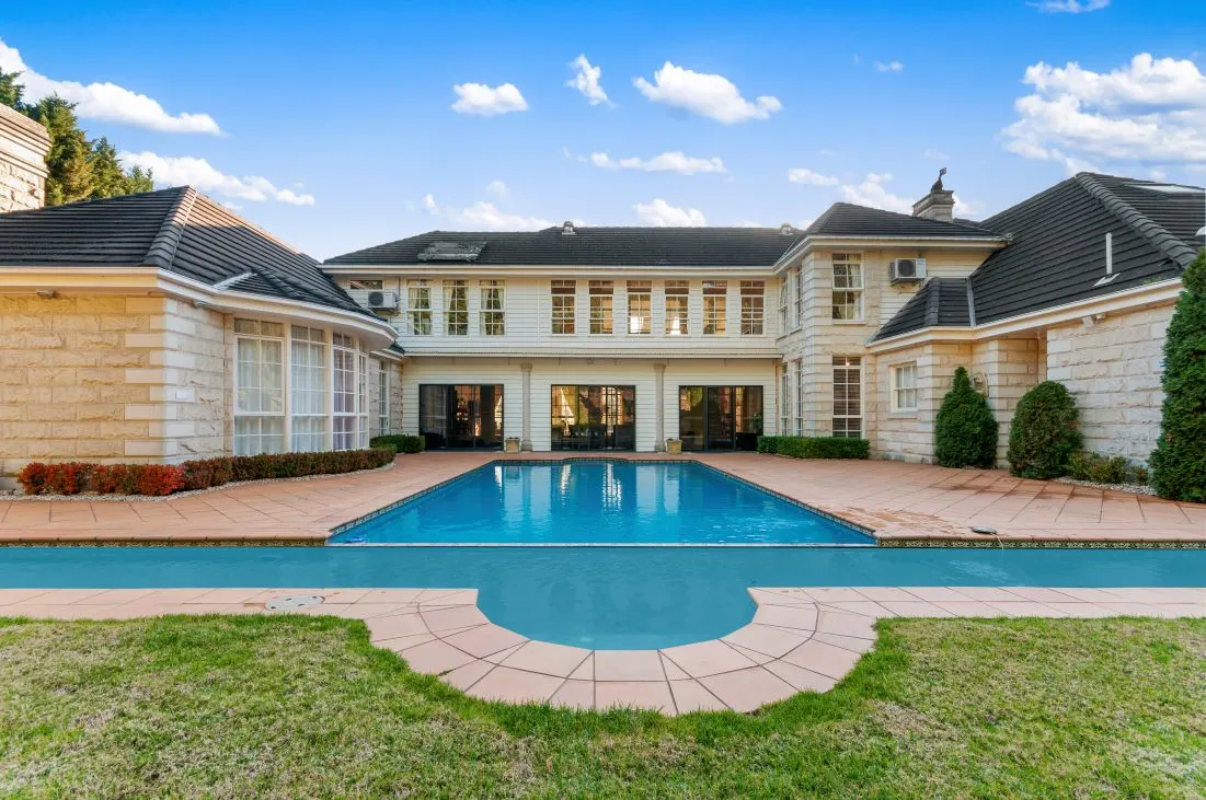 Montfort Manor