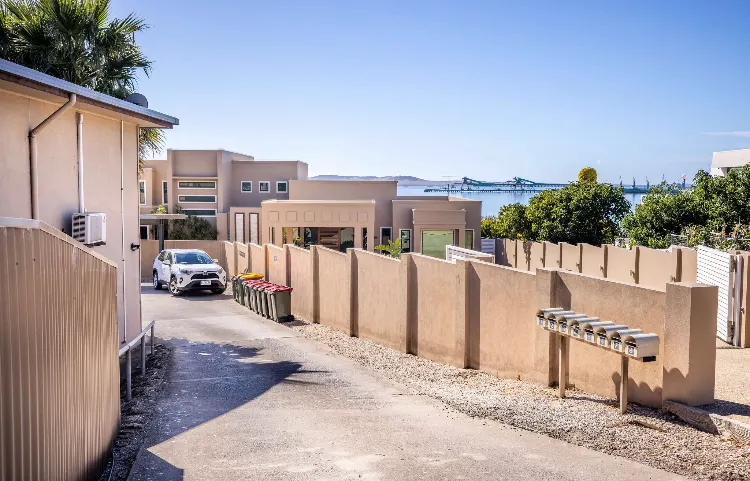 Sea Breeze with City Ease