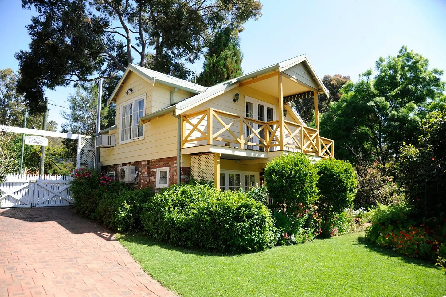 Possum Creek Lodge