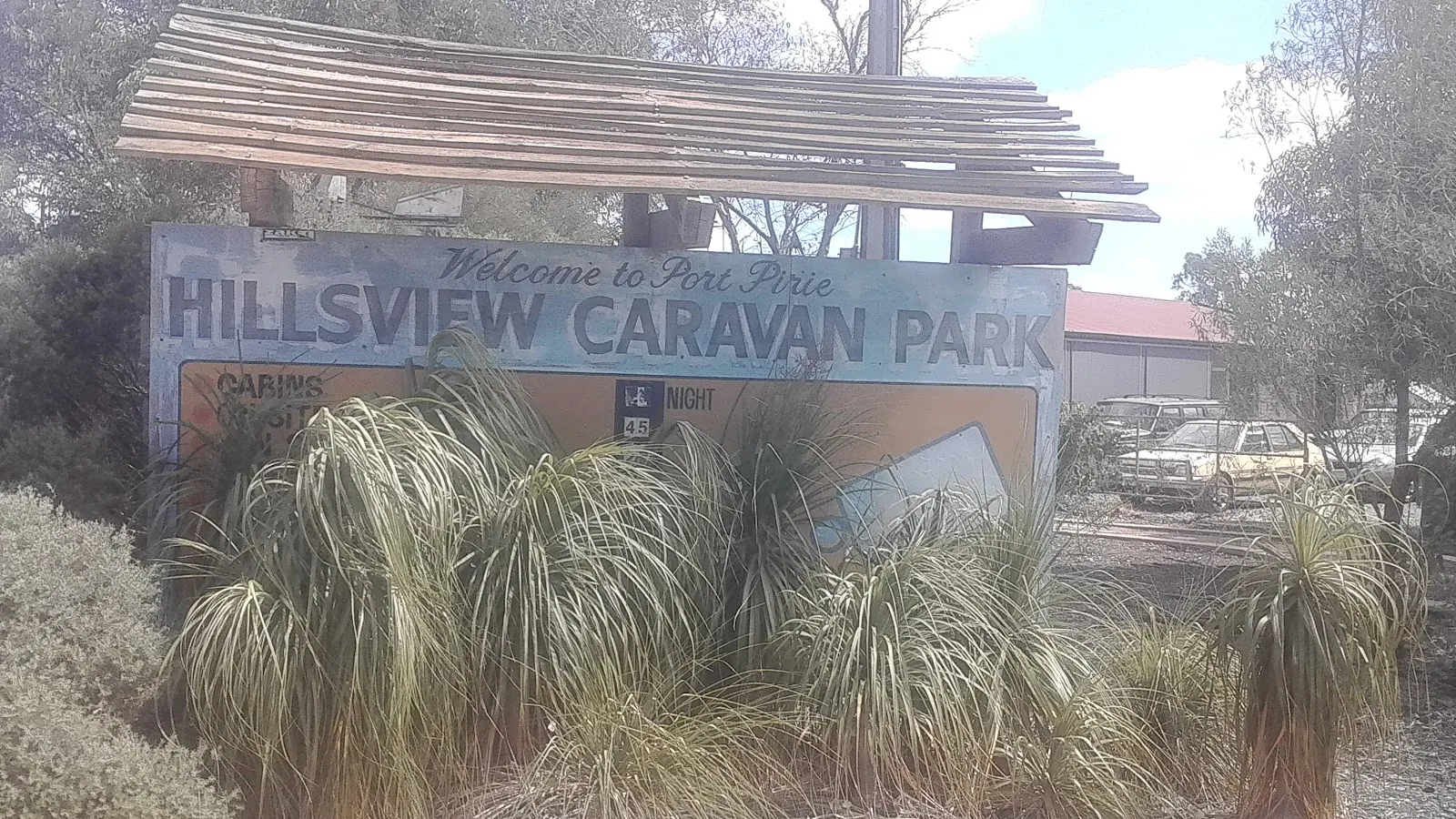 Hillsview Cabins and Caravan Park