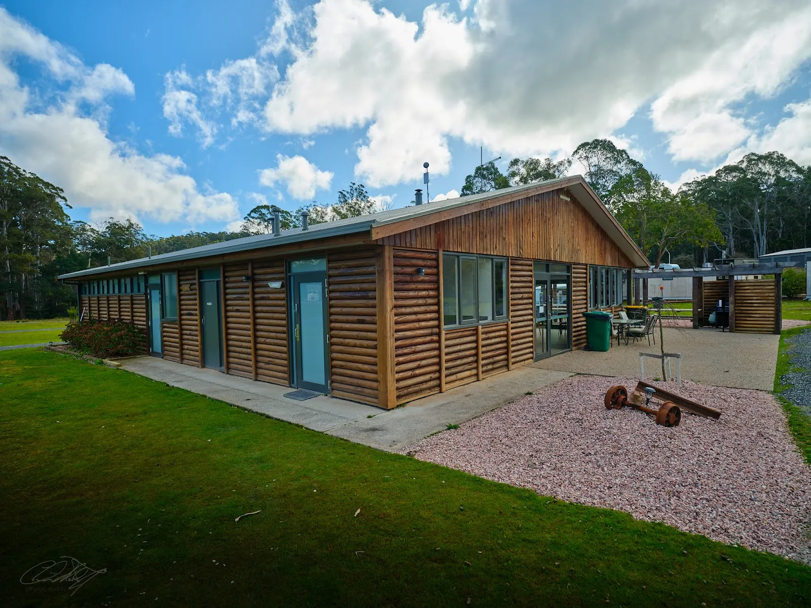 Lakeside Tourist Caravan Park