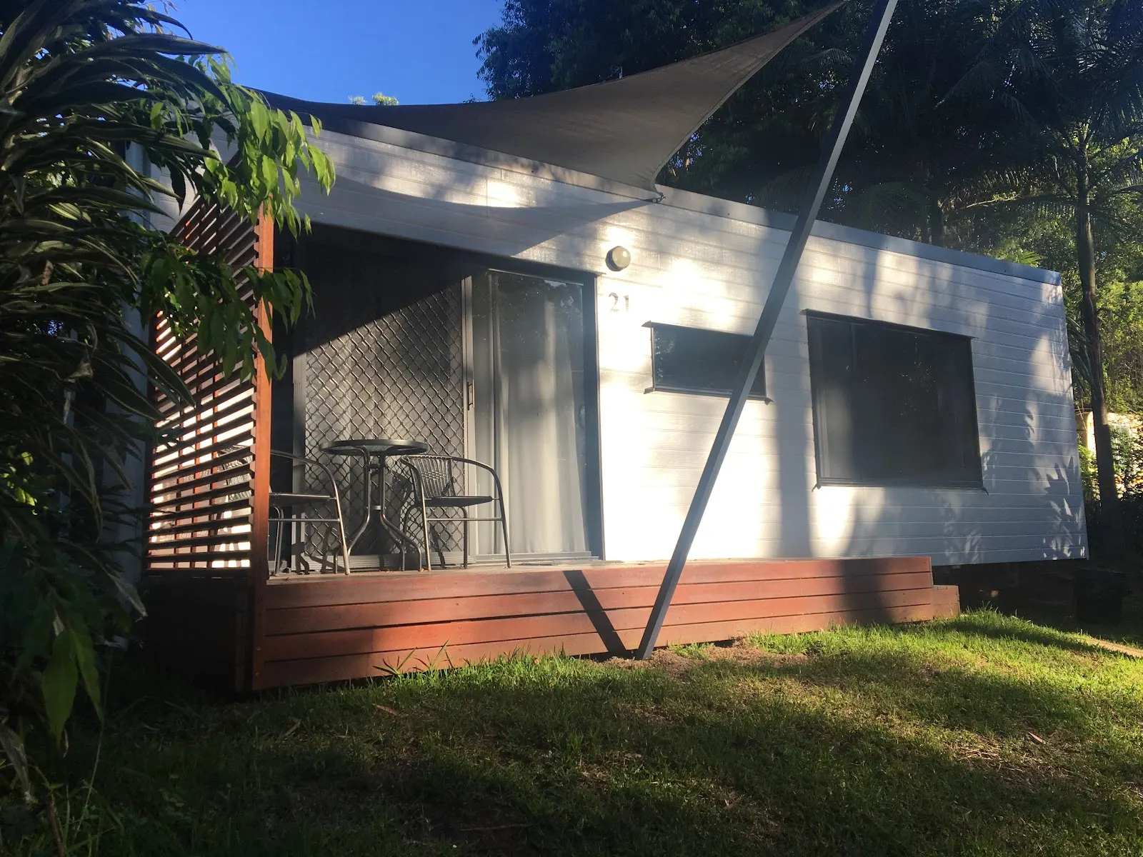 Mapleton Cabins & Caravan Park