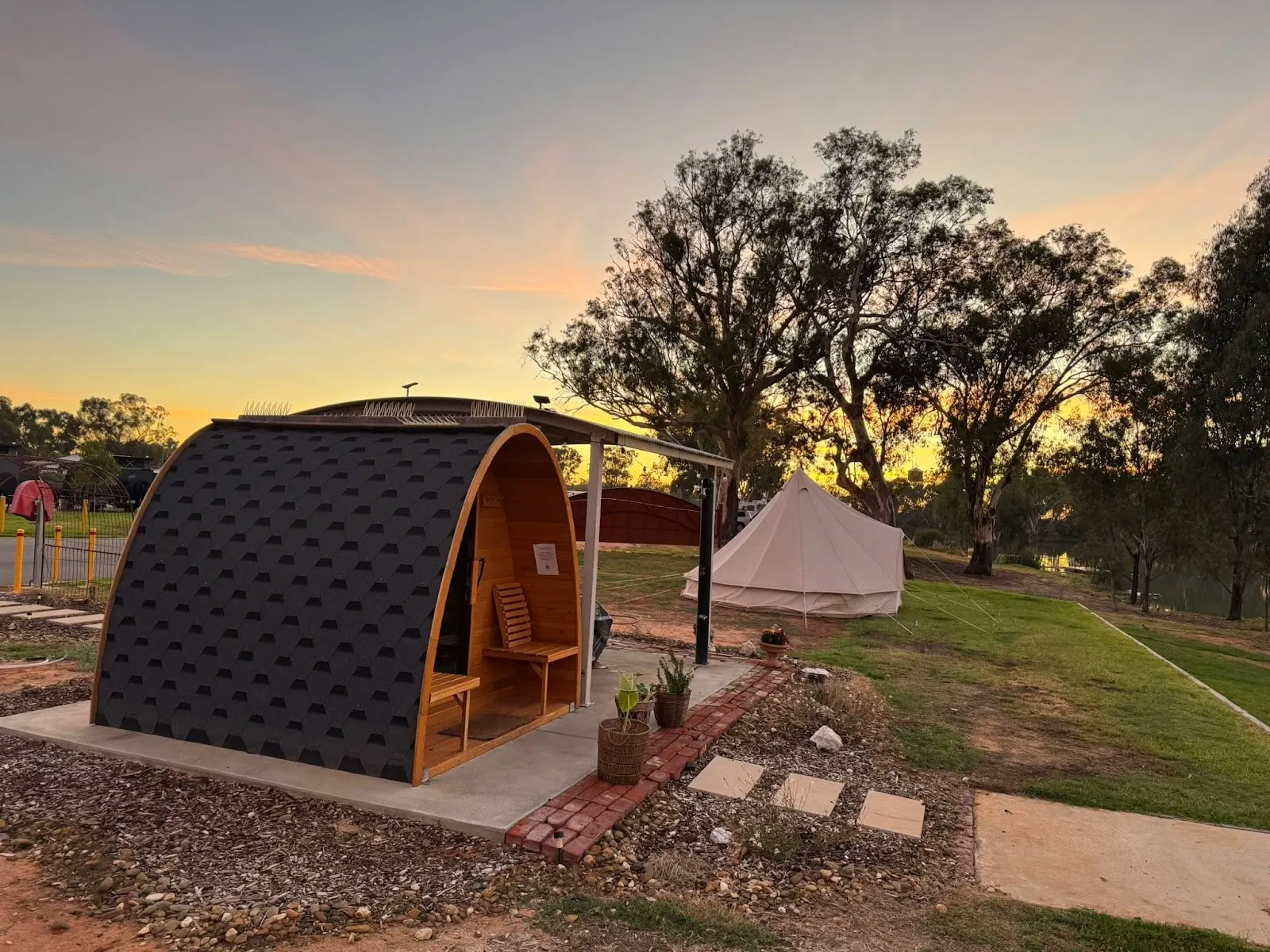 Wanderers Crossing River Retreat