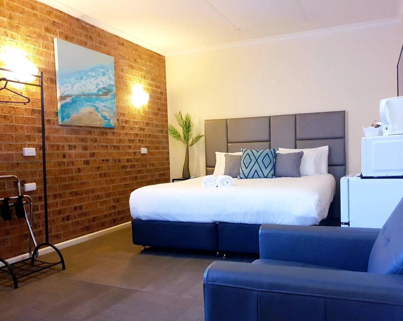 Bay & Basin Boutique Hotel